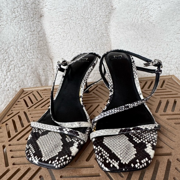 MARC FISHER - GOVE 2 LEATHER SANDAL Leather Snake Print Dress Sandals Size 8.5 - Picture 5 of 13